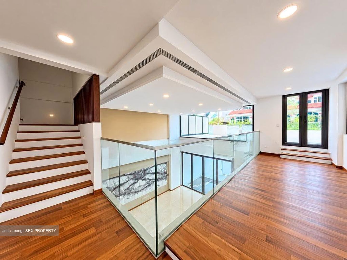 Duke's Road (D10), Semi-Detached #636911711